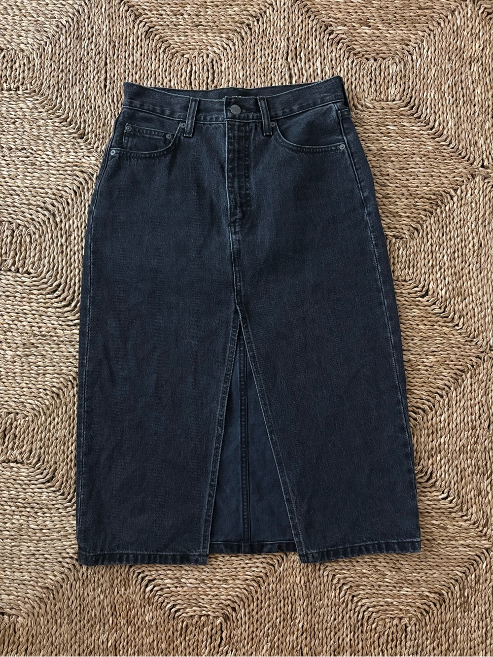 Denim Forum “The 90s Halle Skirt”